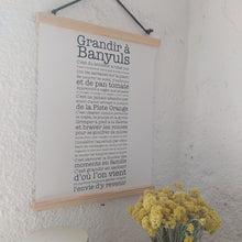 Charger l'image dans la galerie, Affiche Grandir à Banyuls, suspension bois - Hello Terroir